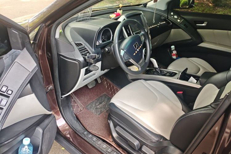 Used Luxgen U6 SUV 2015 1.8T Fashion Edition Driver Seat