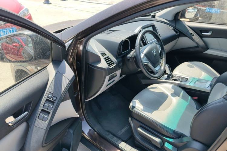Used Luxgen U6 SUV 2015 1.8T Fashion Edition Driver Seat