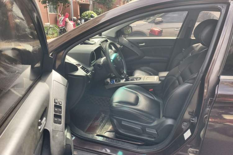 Used Luxgen U6 SUV 2015 1.8T New Innovation Upgrade Driver Seat