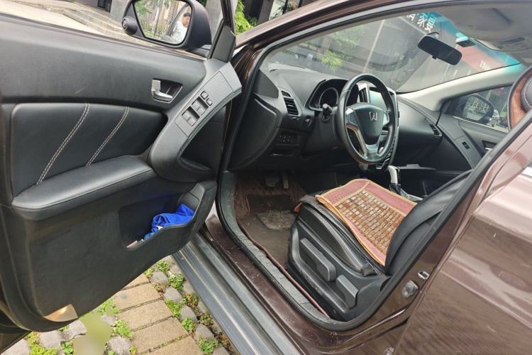 Used Luxgen U6 SUV 2015 1.8T Fashion Edition Driver Seat