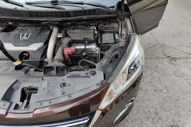 Used Luxgen U6 SUV 2015 1.8T ZhiZun Model Engine Bay Left