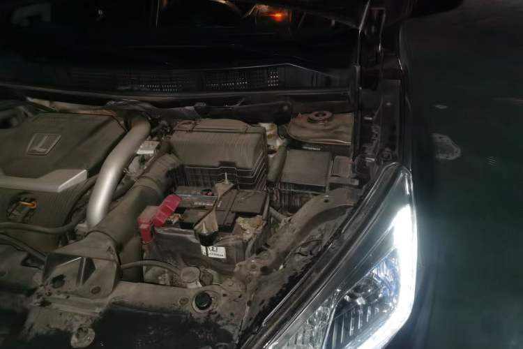 Used Luxgen U6 SUV 2015 1.8T Fashion Edition Engine Bay Left