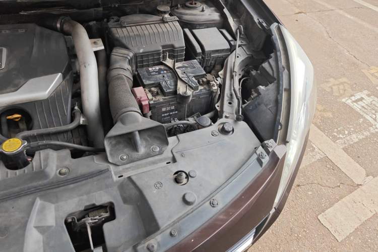 Used Luxgen U6 SUV 2015 1.8T Fashion Edition Engine Bay Left