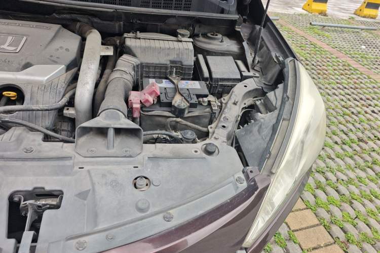 Used Luxgen U6 SUV 2015 1.8T Fashion Edition Engine Bay Left