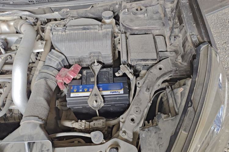 Used Luxgen U6 SUV 2015 1.8T New Creation Type Engine Bay Left