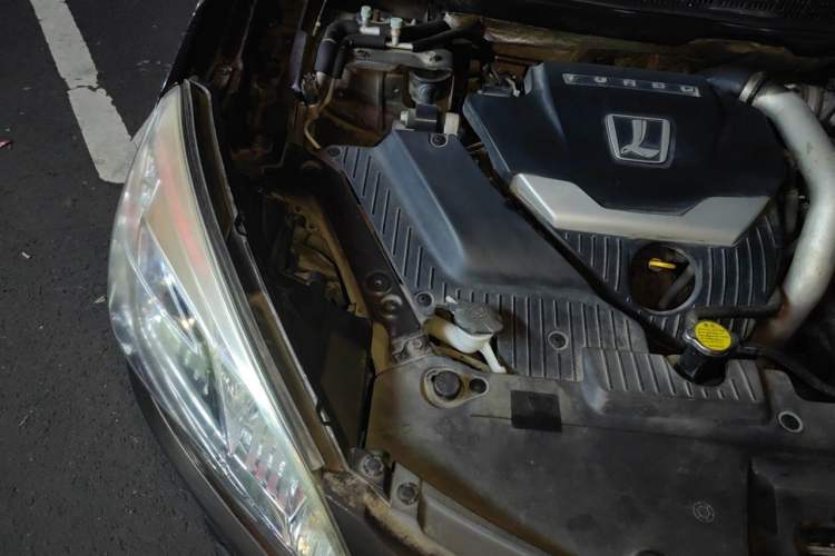 Used Luxgen U6 SUV 2015 1.8T Fashion-Upgraded Model Engine Bay Right