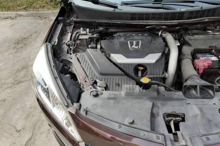 Used Luxgen U6 SUV 2015 1.8T ZhiZun Model Engine Bay Right