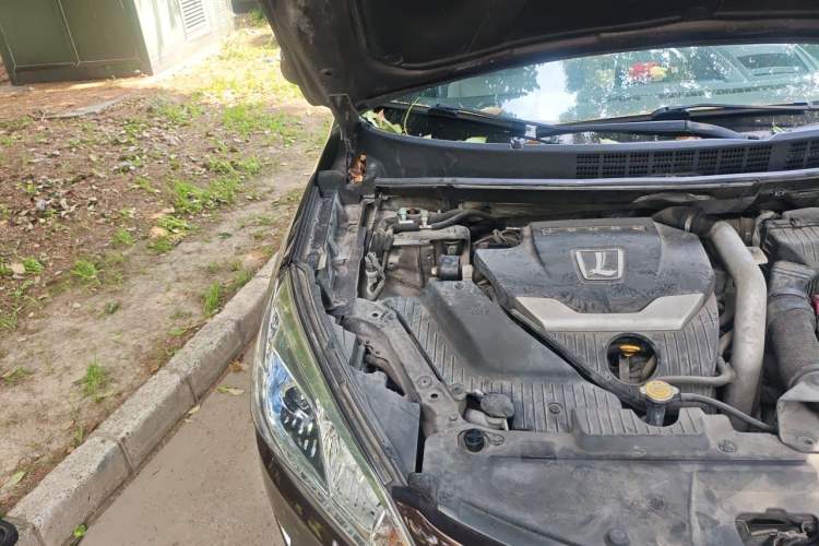 Used Luxgen U6 SUV 2015 1.8T Fashion Edition Engine Bay Right
