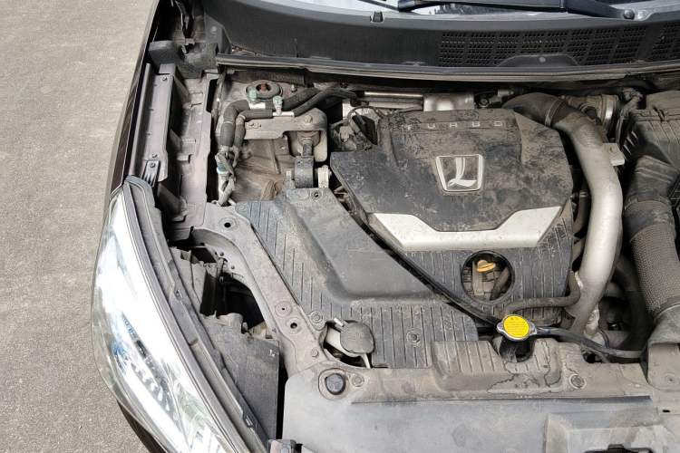 Used Luxgen U6 SUV 2015 1.8T Fashion Edition Engine Bay Right