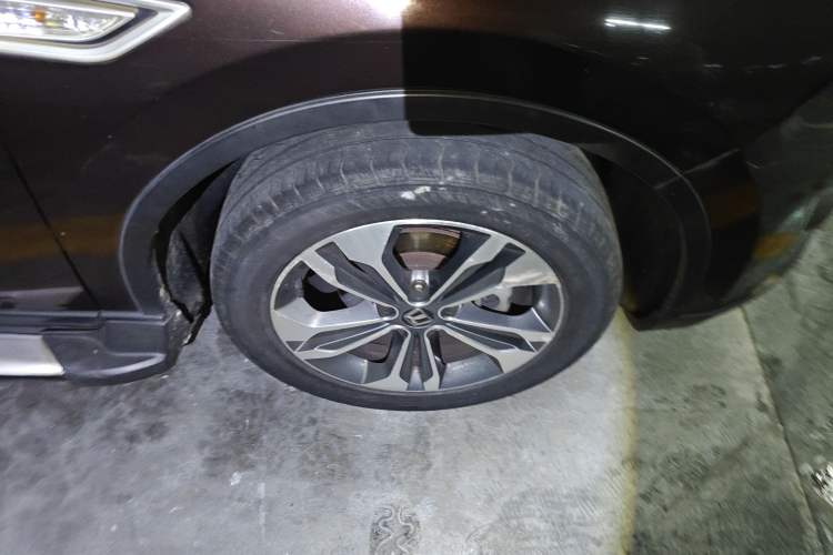 Used Luxgen U6 SUV 2015 1.8T Enhanced Charm Edition Exterior 7