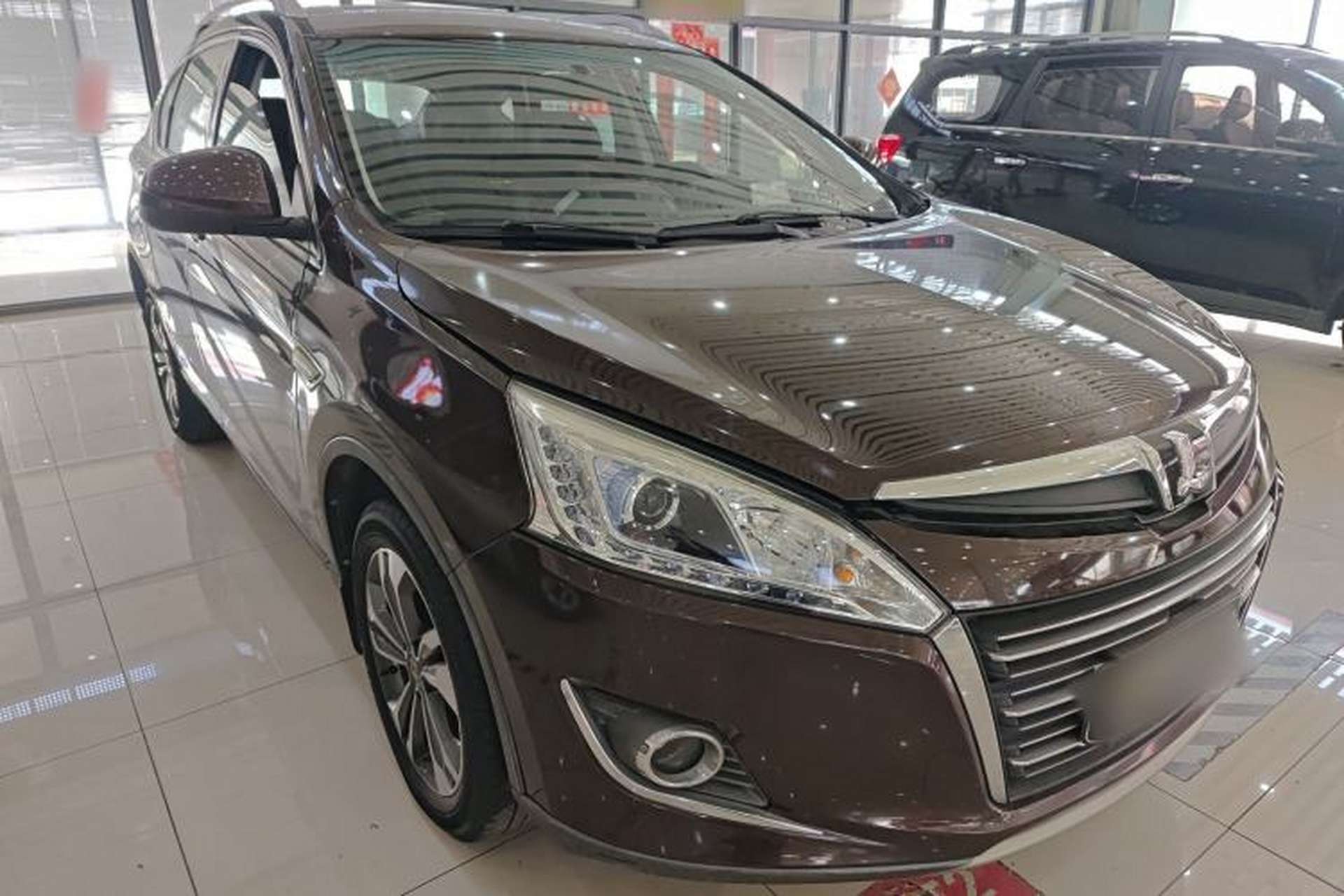 Used Luxgen U6 SUV 2015 1.8T Fashion Edition Front Right 45 Deg