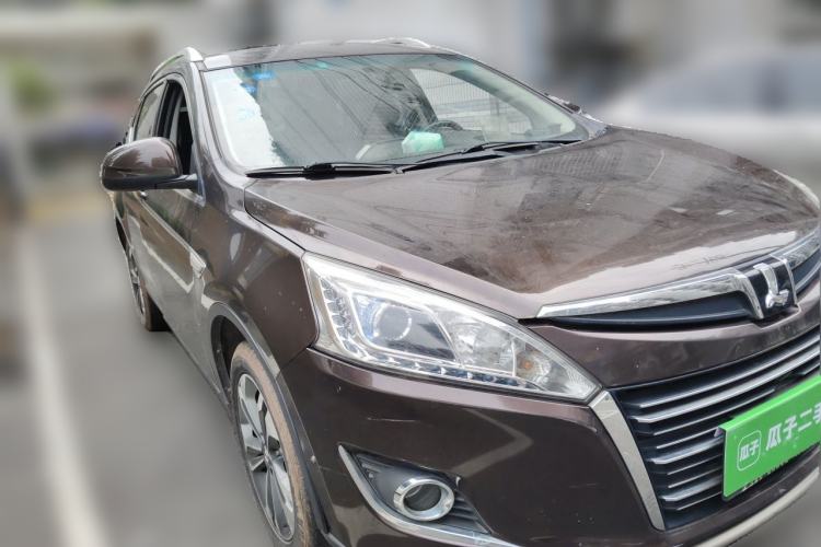 Used Luxgen U6 SUV 2015 1.8T Fashion-Upgraded Model Front Right 45 Deg
