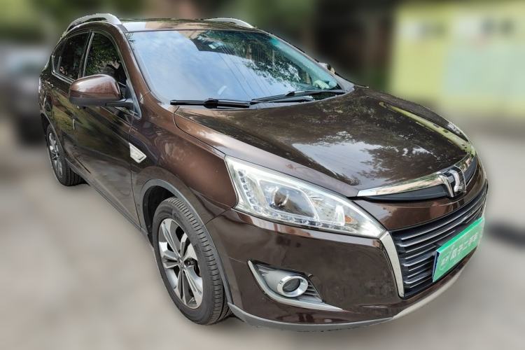 Used Luxgen U6 SUV 2015 1.8T ZhiZun Model Front Right 45 Deg