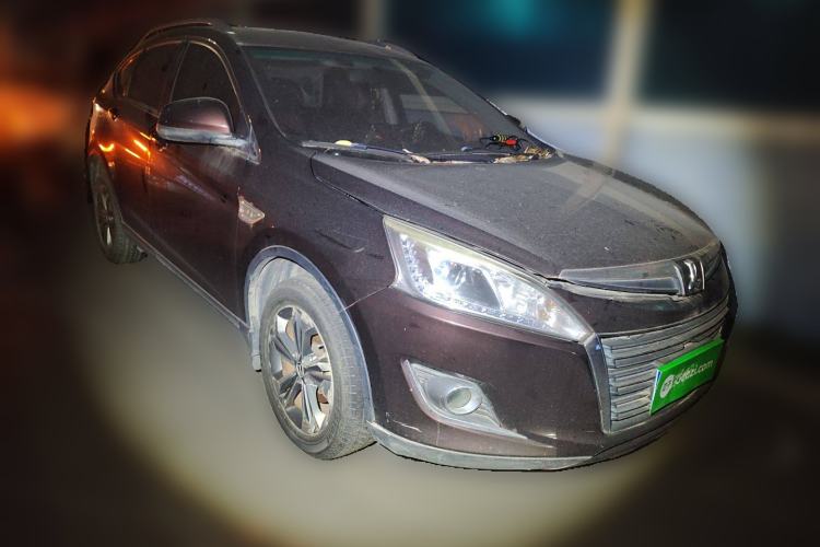 Used Luxgen U6 SUV 2015 1.8T Fashion Edition Front Right 45 Deg