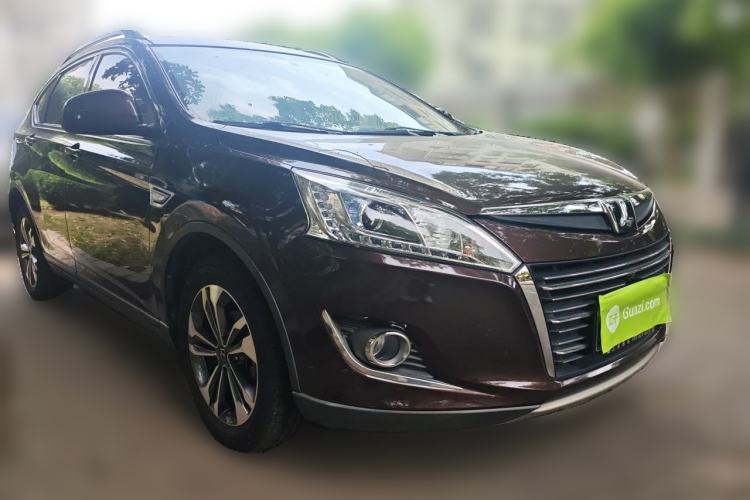 Used Luxgen U6 SUV 2015 1.8T Fashion Edition Front Right 45 Deg