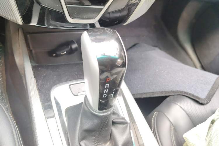 Used Luxgen U6 SUV 2015 1.8T Fashion-Upgraded Model Gear Lever