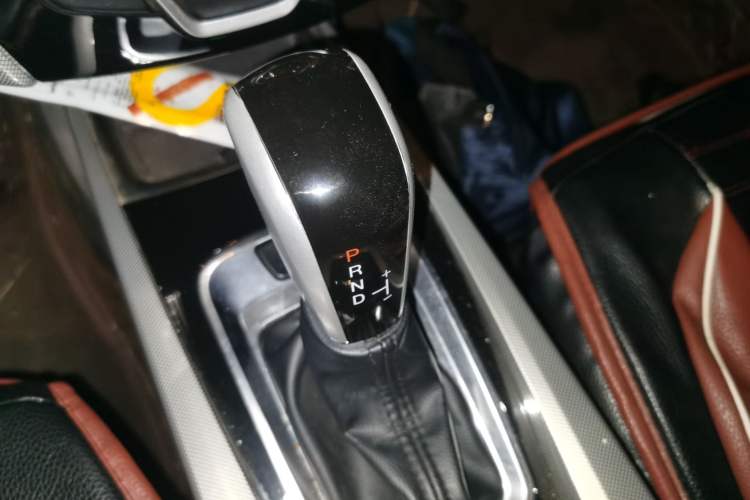 Used Luxgen U6 SUV 2015 1.8T Fashion Edition Gear Lever