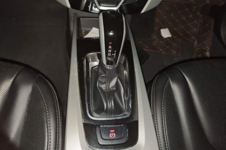 Used Luxgen U6 SUV 2015 1.8T Fashion Edition Gear Lever