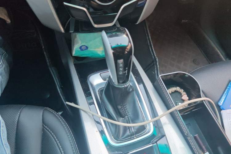Used Luxgen U6 SUV 2015 1.8T Fashion Edition Gear Lever