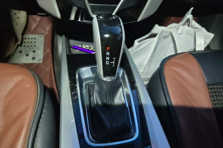 Used Luxgen U6 SUV 2015 1.8T Enhanced Charm Edition Gear Lever