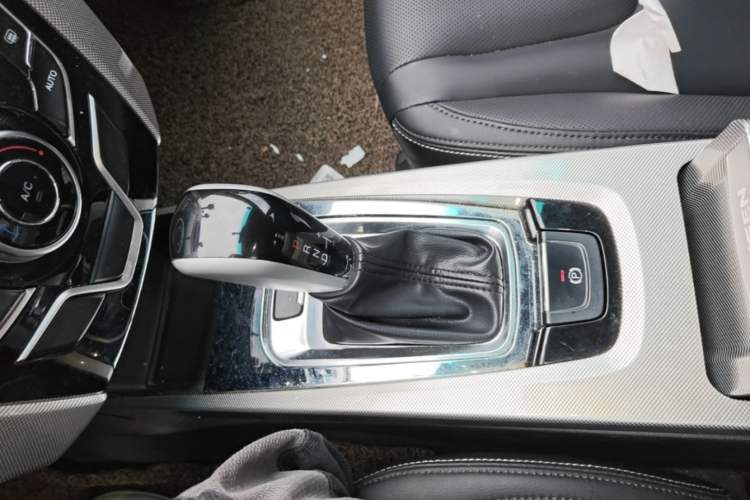 Used Luxgen U6 SUV 2015 1.8T New Innovation Upgrade Gear Lever