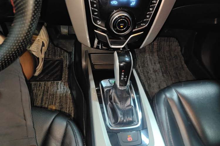 Used Luxgen U6 SUV 2015 1.8T New Innovation Upgrade Gear Lever