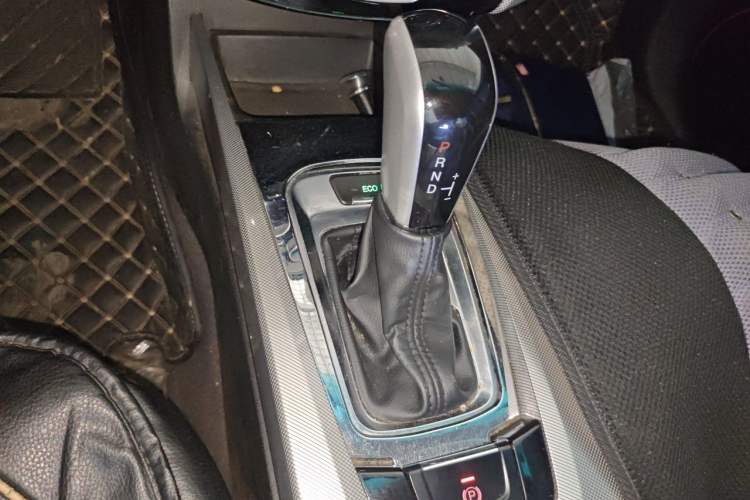 Used Luxgen U6 SUV 2015 1.8T New Creation Type Gear Lever