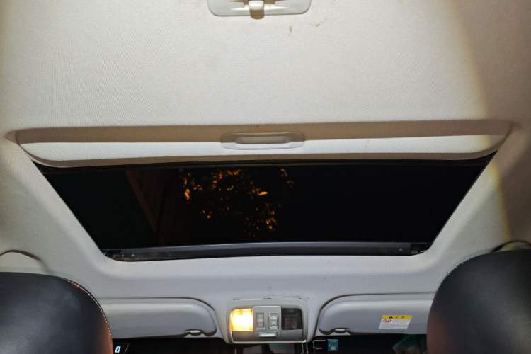Used Luxgen U6 SUV 2015 1.8T Fashion Edition Headliner