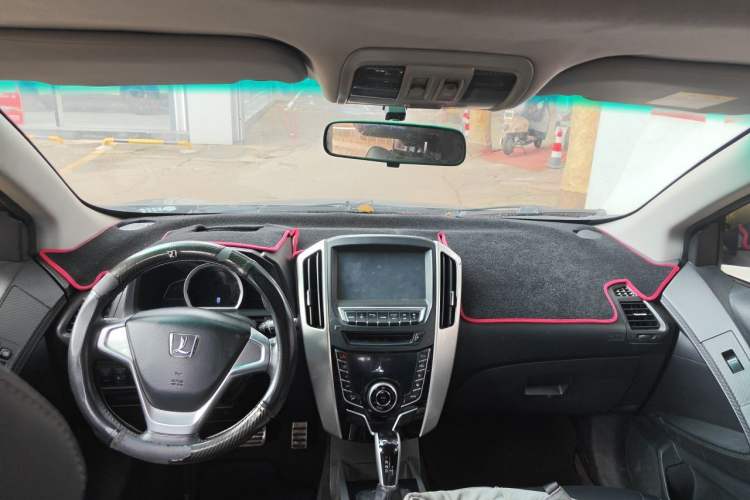 Used Luxgen U6 SUV 2015 1.8T Fashion Edition Headliner