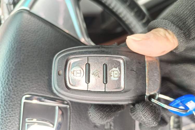 Used Luxgen U6 SUV 2015 1.8T Fashion-Upgraded Model Interior 1