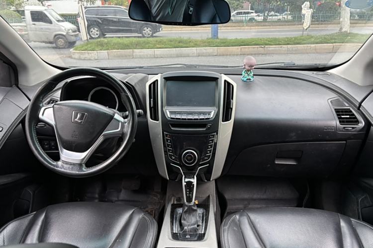 Used Luxgen U6 SUV 2015 1.8T Fashion-Upgraded Model Interior 1