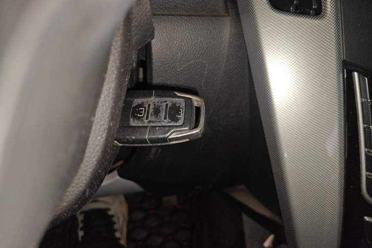 Used Luxgen U6 SUV 2015 1.8T Enhanced Charm Edition Interior 1