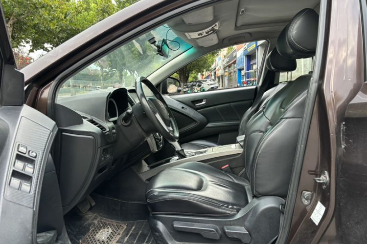 Used Luxgen U6 SUV 2015 1.8T Fashion-Upgraded Model Interior 2
