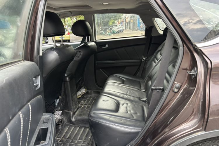 Used Luxgen U6 SUV 2015 1.8T Fashion-Upgraded Model Interior 3