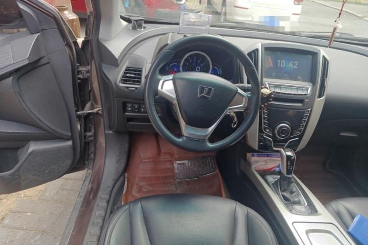 Used Luxgen U6 SUV 2015 1.8T Fashion Edition Interior 3