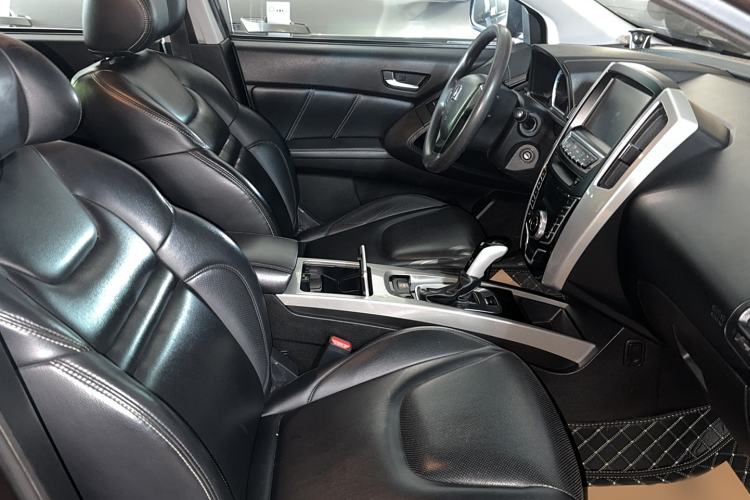 Used Luxgen U6 SUV 2015 1.8T New Innovation Upgrade Interior 3