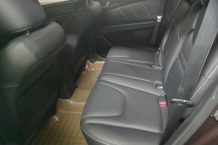 Used Luxgen U6 SUV 2015 1.8T ZhiZun Model Interior 5