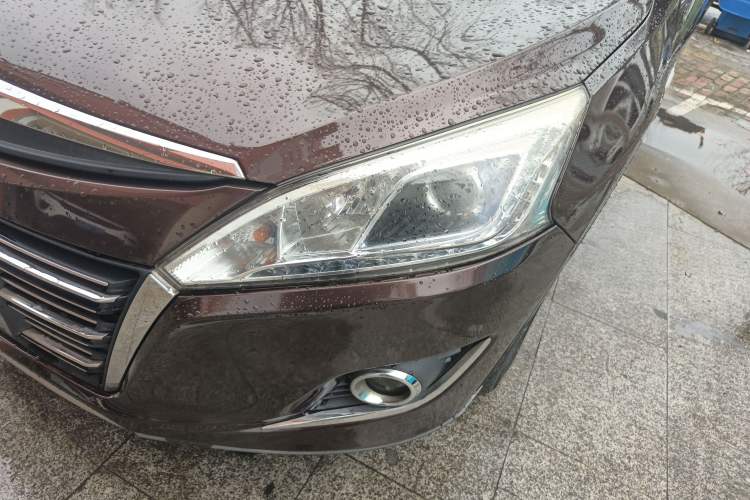 Used Luxgen U6 SUV 2015 1.8T Fashion-Upgraded Model Left Front Headlight