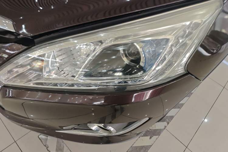 Used Luxgen U6 SUV 2015 1.8T Fashion Edition Left Front Headlight