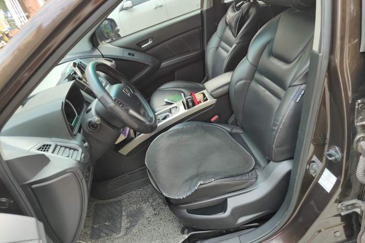 Used Luxgen U6 SUV 2015 1.8T ZhiZun Model Left Front Seat