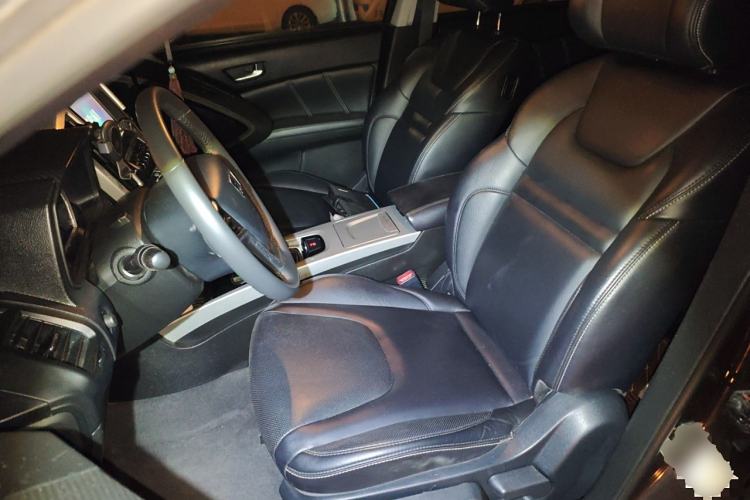 Used Luxgen U6 SUV 2015 1.8T Fashion Edition Left Front Seat