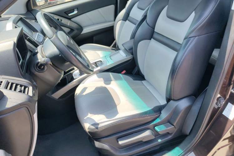 Used Luxgen U6 SUV 2015 1.8T Fashion Edition Left Front Seat