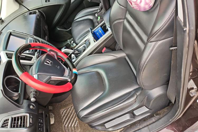 Used Luxgen U6 SUV 2015 1.8T Fashion Edition Left Front Seat