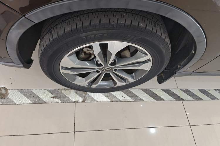 Used Luxgen U6 SUV 2015 1.8T Fashion Edition Left Front Wheel Hub