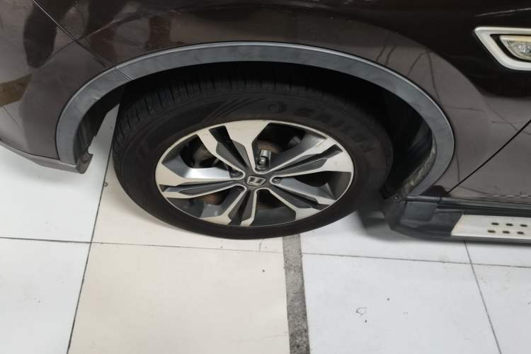 Used Luxgen U6 SUV 2015 1.8T Fashion Edition Left Front Wheel Hub
