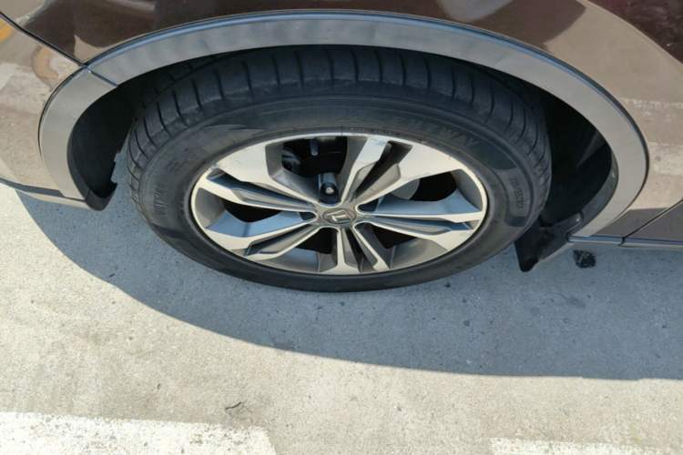 Used Luxgen U6 SUV 2015 1.8T Fashion Edition Left Front Wheel Hub