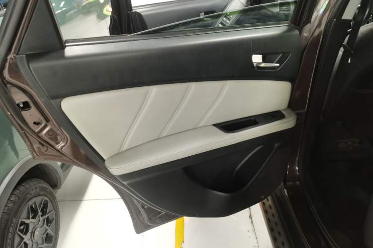 Used Luxgen U6 SUV 2015 1.8T Fashion Edition Left Rear Door Interior