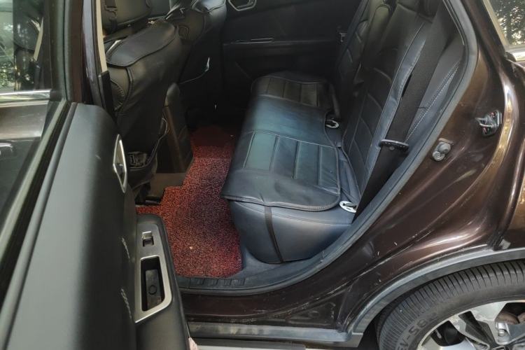 Used Luxgen U6 SUV 2015 1.8T Fashion-Upgraded Model Left Rear Seat