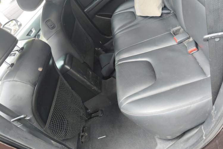 Used Luxgen U6 SUV 2015 1.8T Fashion-Upgraded Model Left Rear Seat