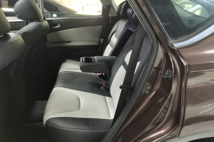 Used Luxgen U6 SUV 2015 1.8T Fashion Edition Left Rear Seat